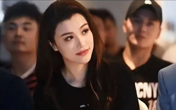 到话剧演员:一场关于尊严的漫长重建pg电子免费试玩模拟器从刘翔前妻(图1) 到话剧演员:一场关于尊严的漫长重建pg电子免费试玩模拟器从刘翔前妻(图1)